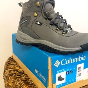 Columbia Dillon Ridge waterproof hiking boots.  7